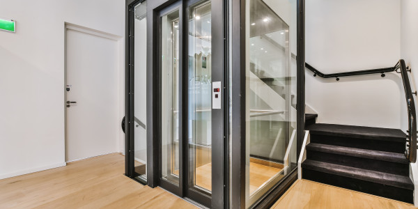 Diseño y Desarrollo de Proyectos la Llagosta · Instalación de Ascensor
